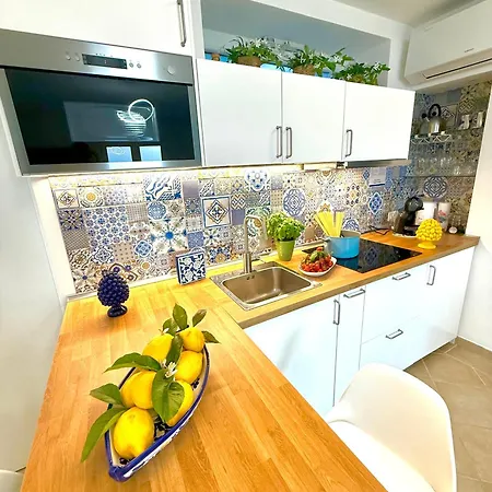 Blu Vesuvius לינה וארוחת בוקר 4*